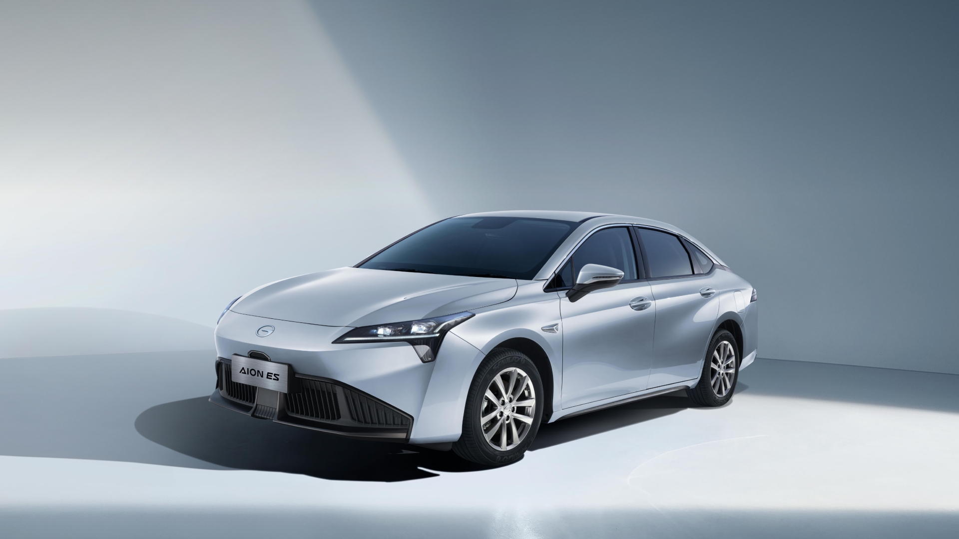 AION ES: High-Quality Pure Electric Sedan